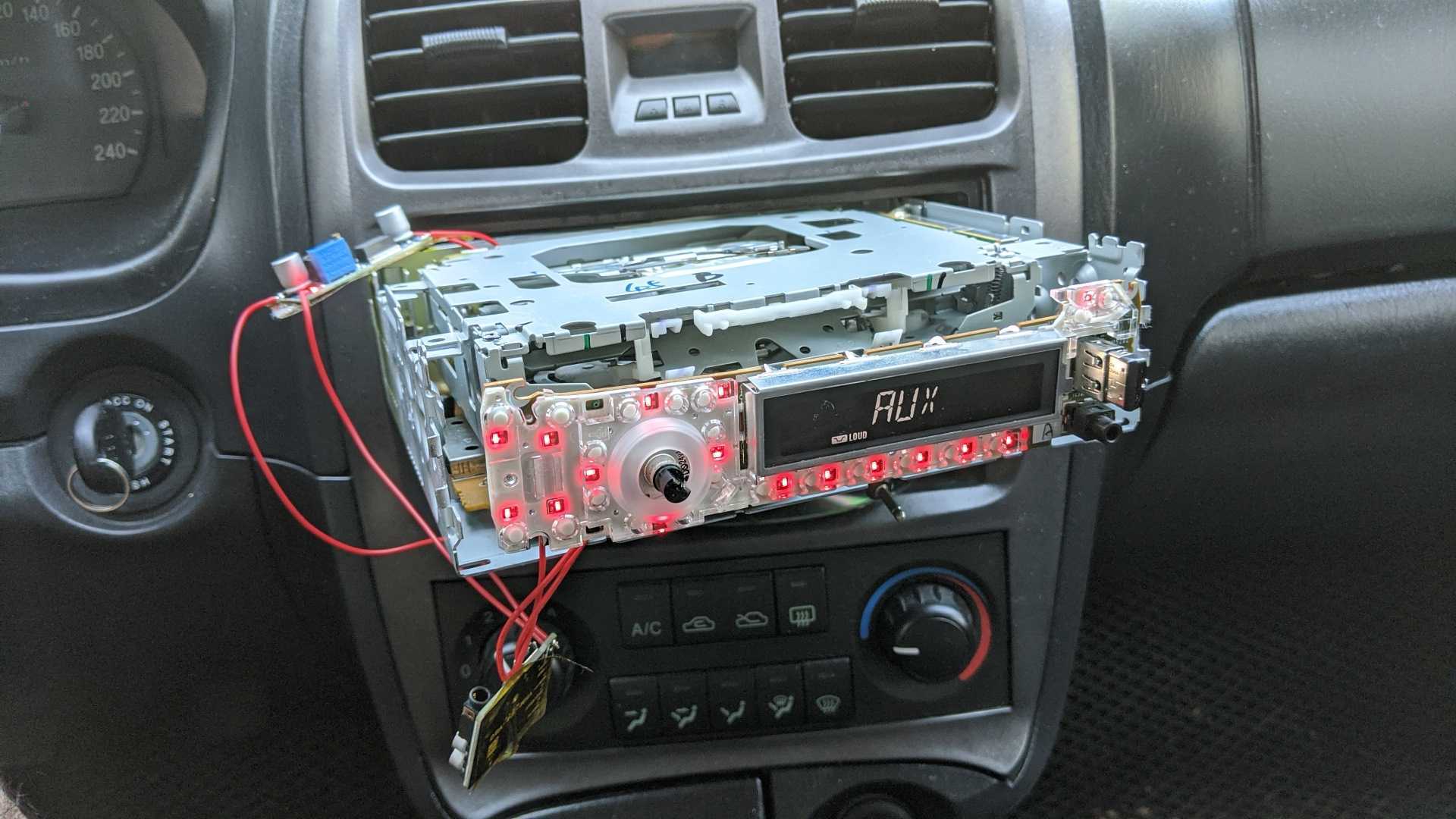 Почему не работает радио на автомагнитоле