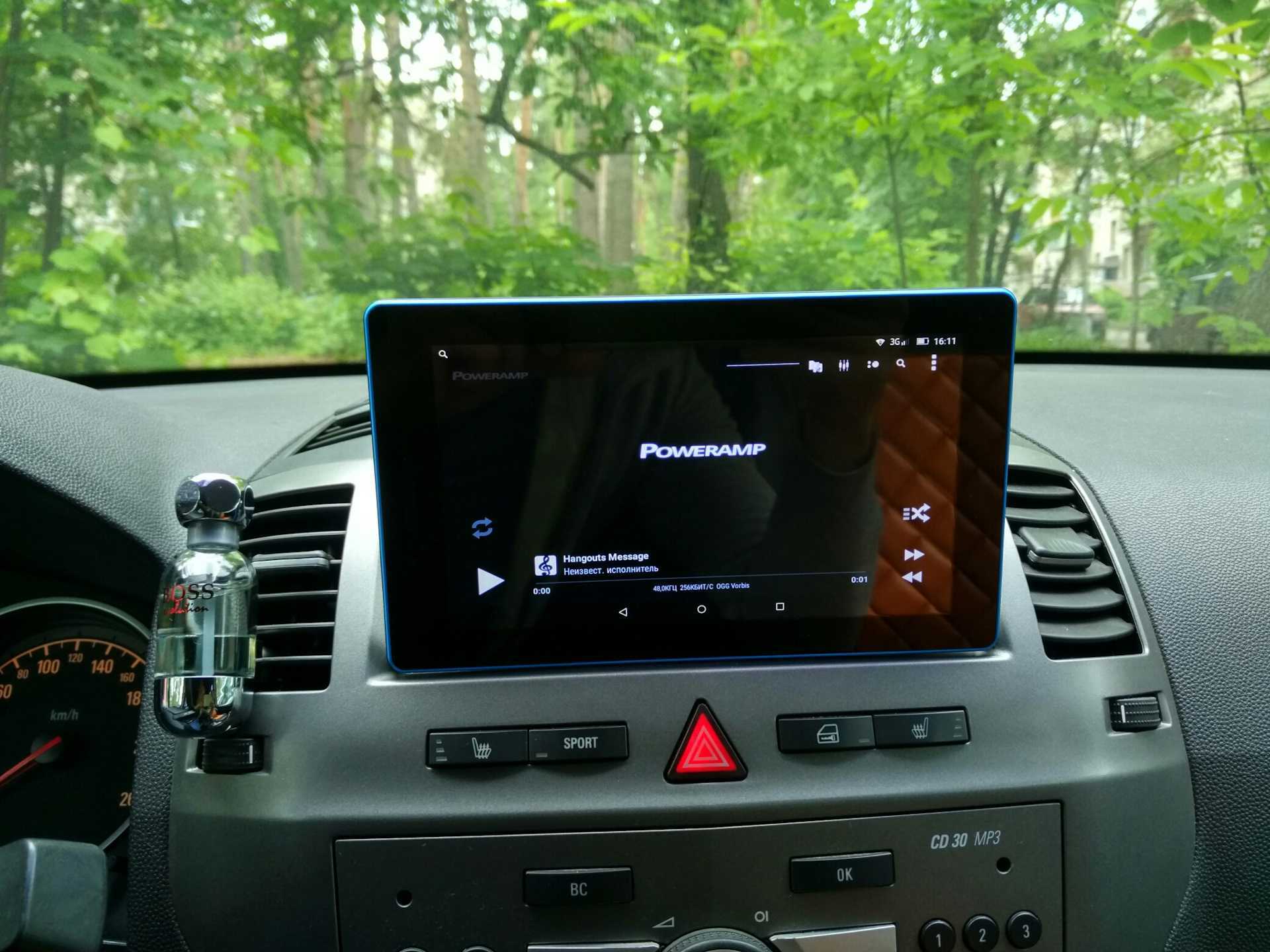 Подключение планшета в автомобиле