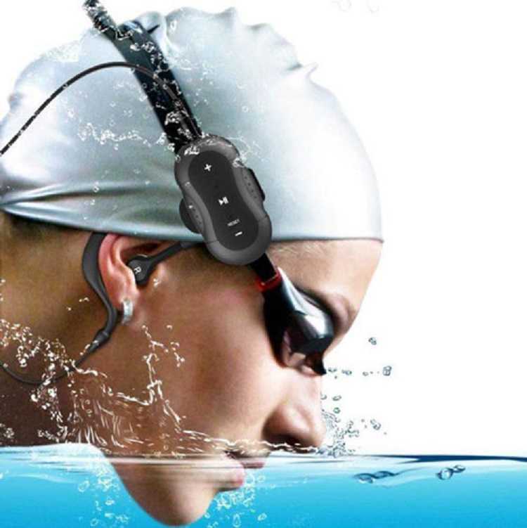 5 лучших моделей умных часов для плавания 2021 года для тренировок в бассей...