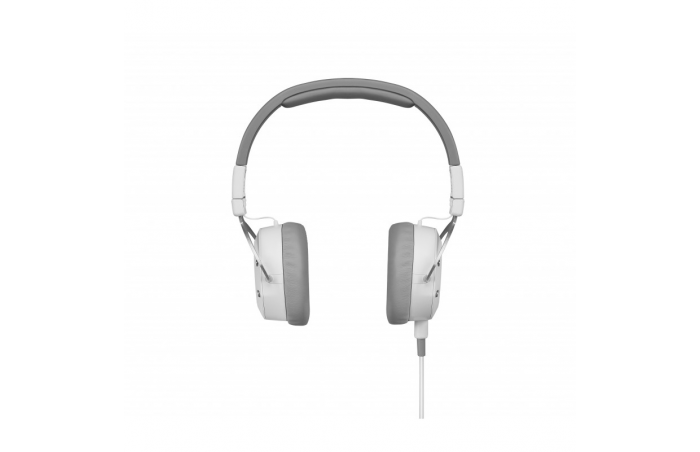 Все против всех: тест четырех моделей наушников beyerdynamic в паре с четырьмя разными источниками • stereo.ru